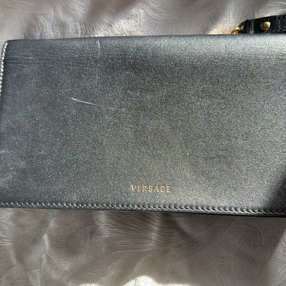 Versace - Picture 7 of 8